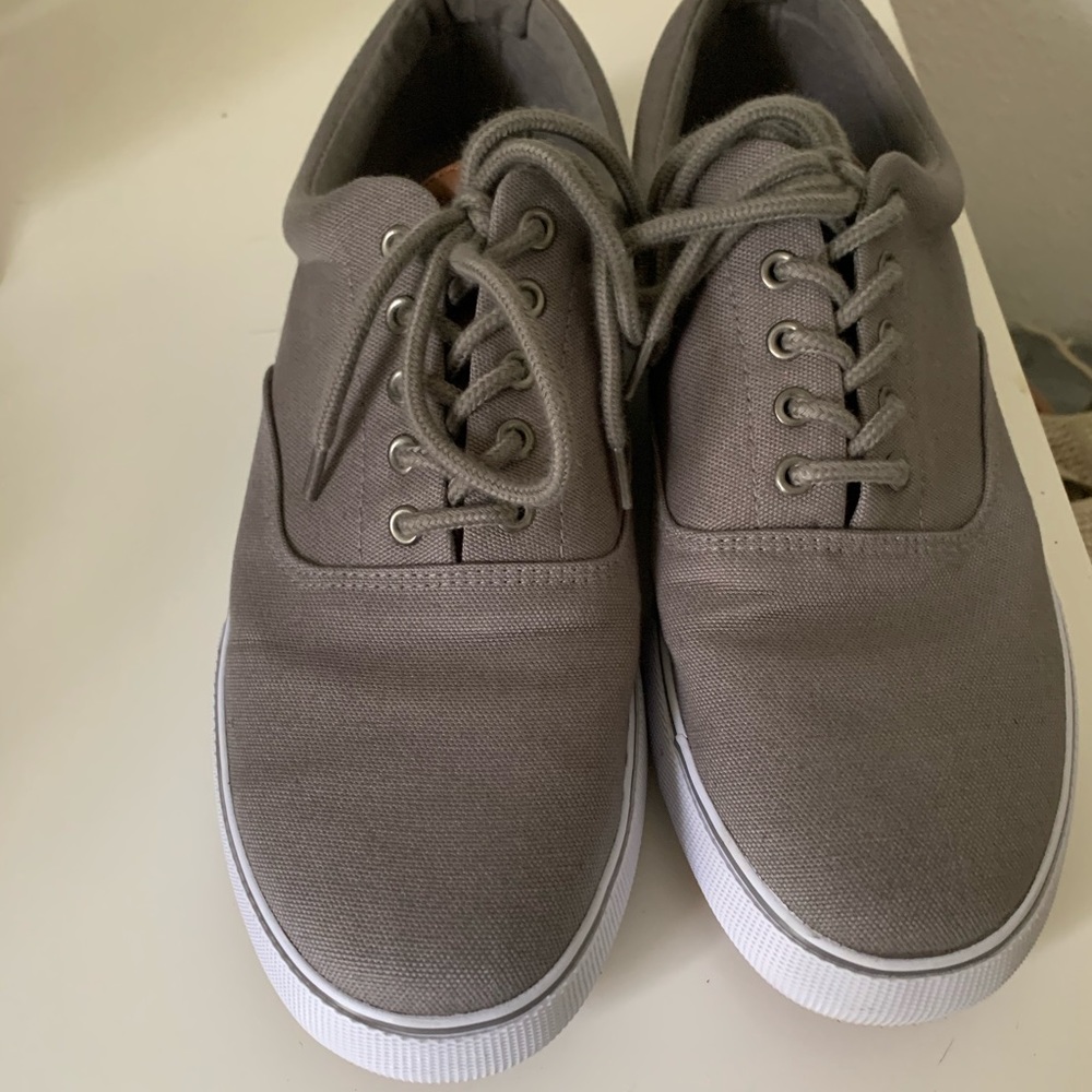 Men’s grey sneakers